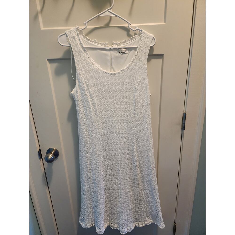 Signature by Robbie Bee Sleeveless 100% outer shell lace dress medium?